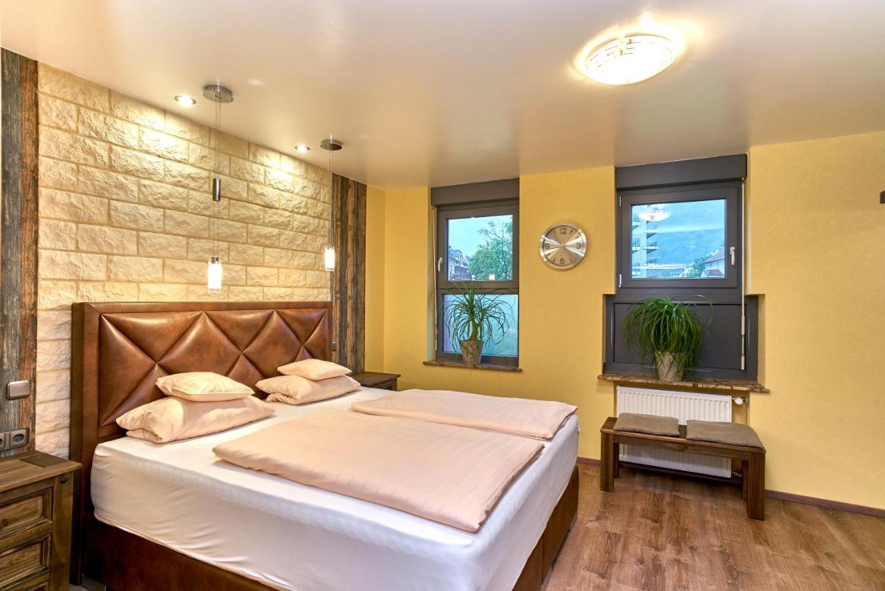 Hotel Naheschloesschen Bad Münster am Stein-Ebernburg Buitenkant foto